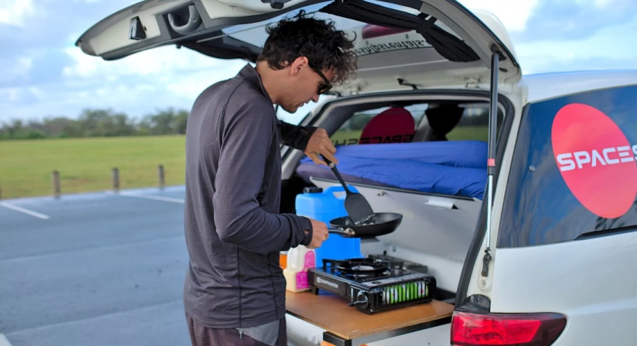 cuisine van road trip